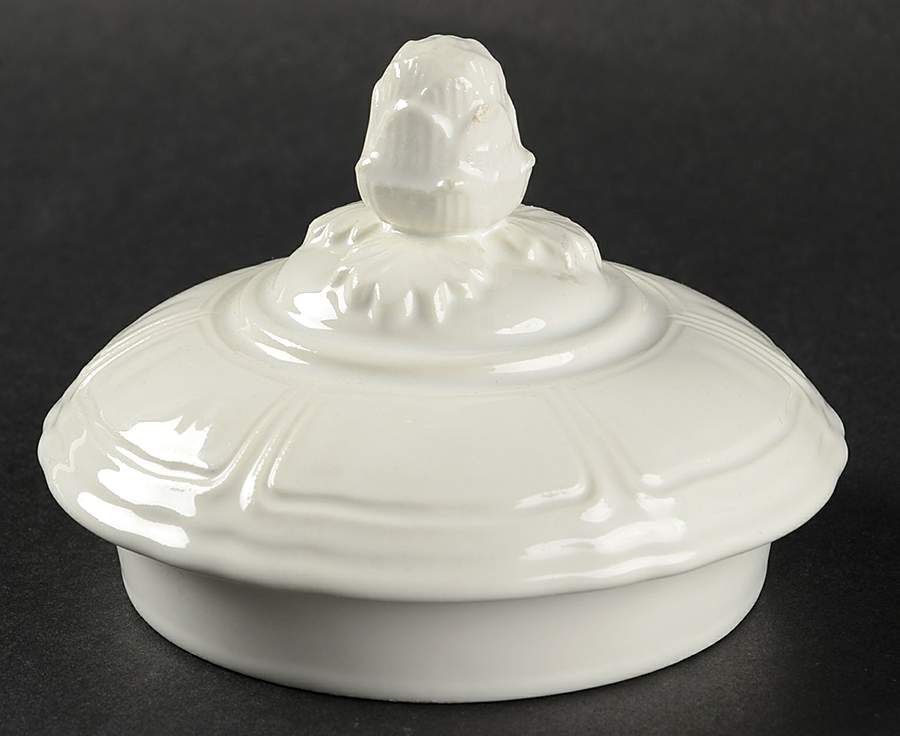 Colonial White Lid for Coffee Pot by Liberty Hall-1