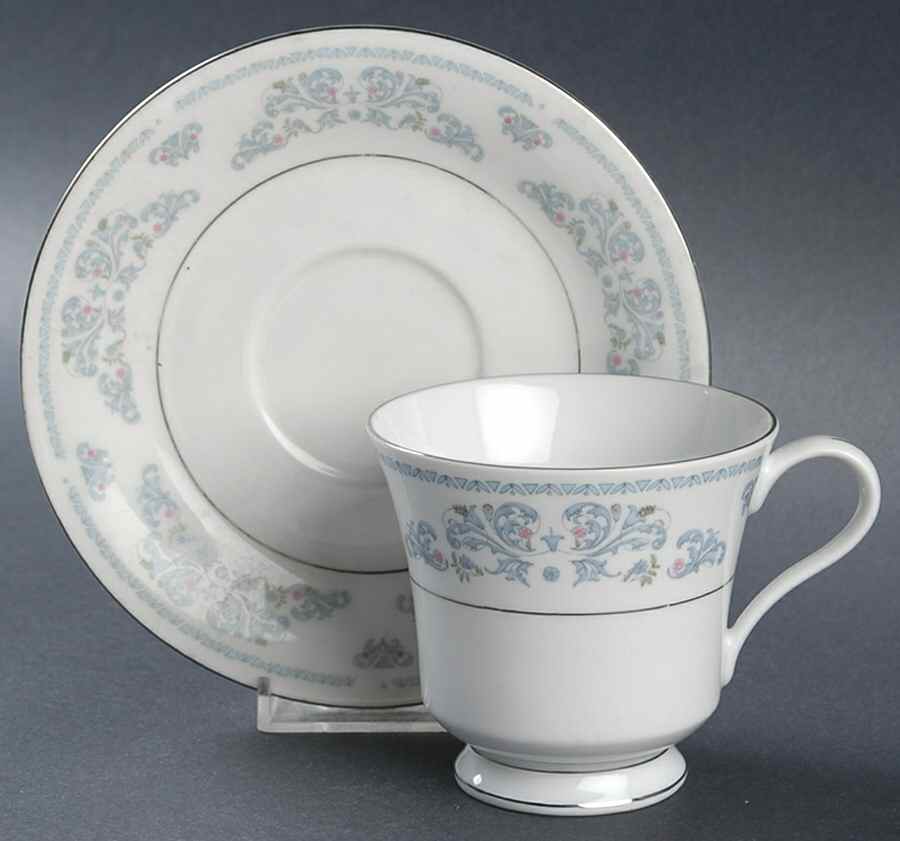 Dorchester Footed Cup & Saucer Set by Liling-1