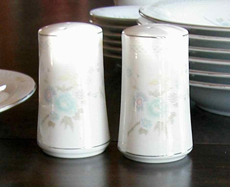 Rapture Salt & Pepper Set by Liling-1