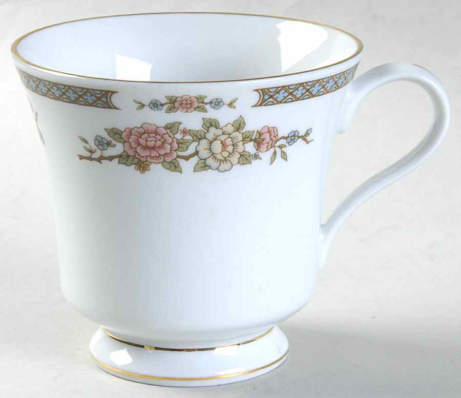 Serenade Footed Cup by Liling-1
