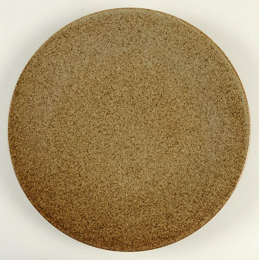 Acorn (Round) Dinner Plate by Lindt-Stymeist-1
