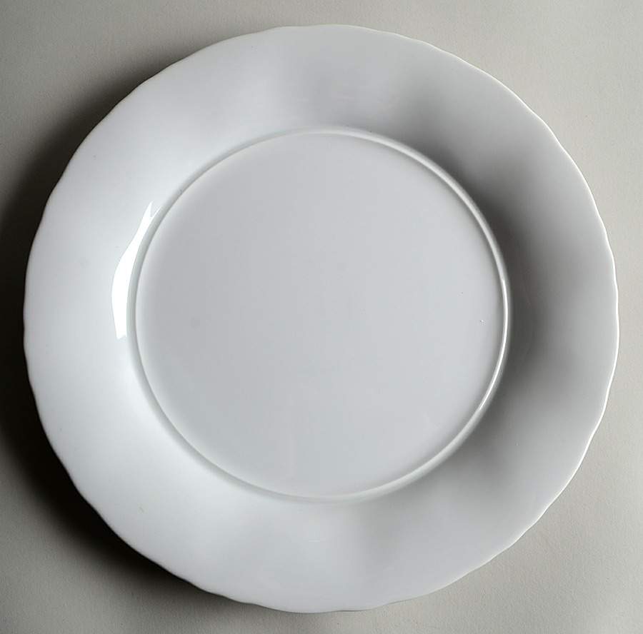 Classic Wave 5 3/8"-5 5/8" Bamboo Handled Serving Plate  HC by Lindt-Stymeist-1