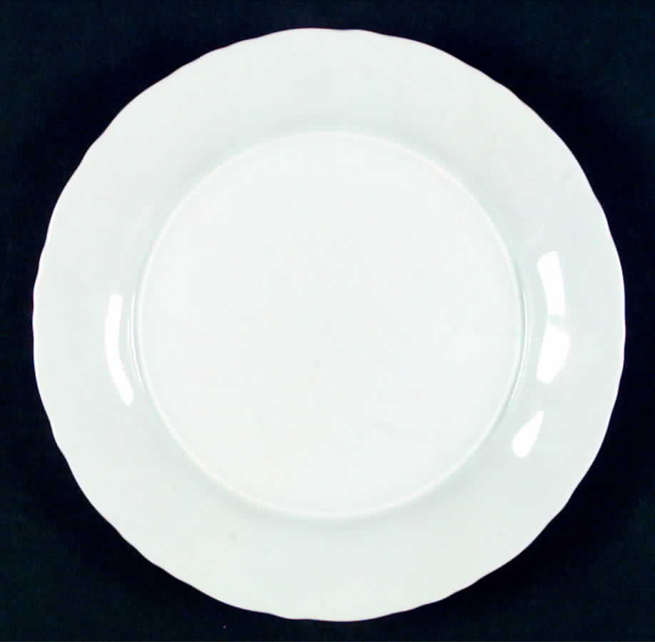 Classic Wave Salad Plate by Lindt-Stymeist-1