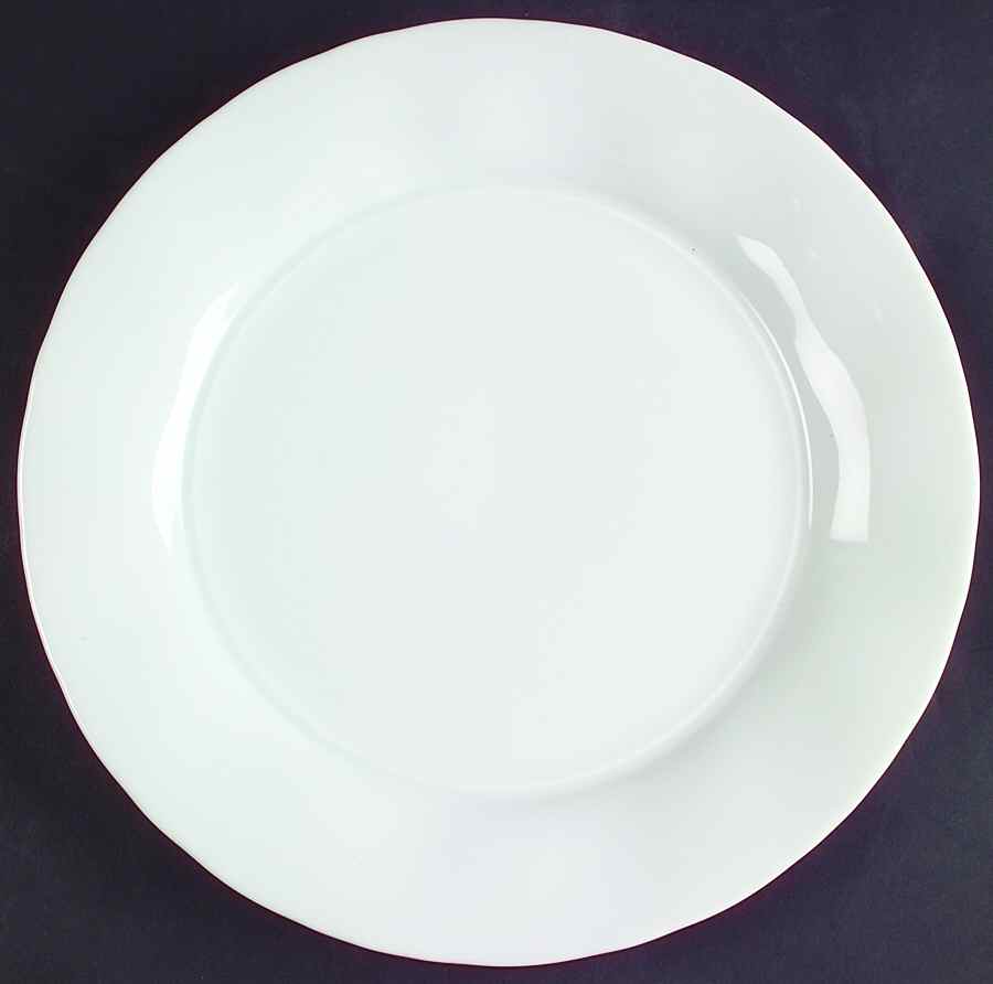 Classic Wave Dinner Plate by Lindt-Stymeist-1