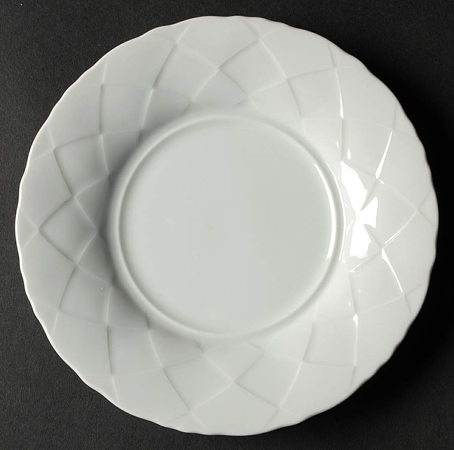 Diamond Saucer by Lindt-Stymeist-1