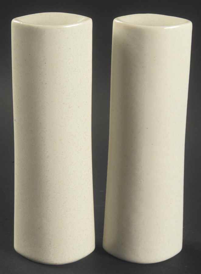 Linen (Round, Matte Textured) Salt & Pepper Set by Lindt-Stymeist-1