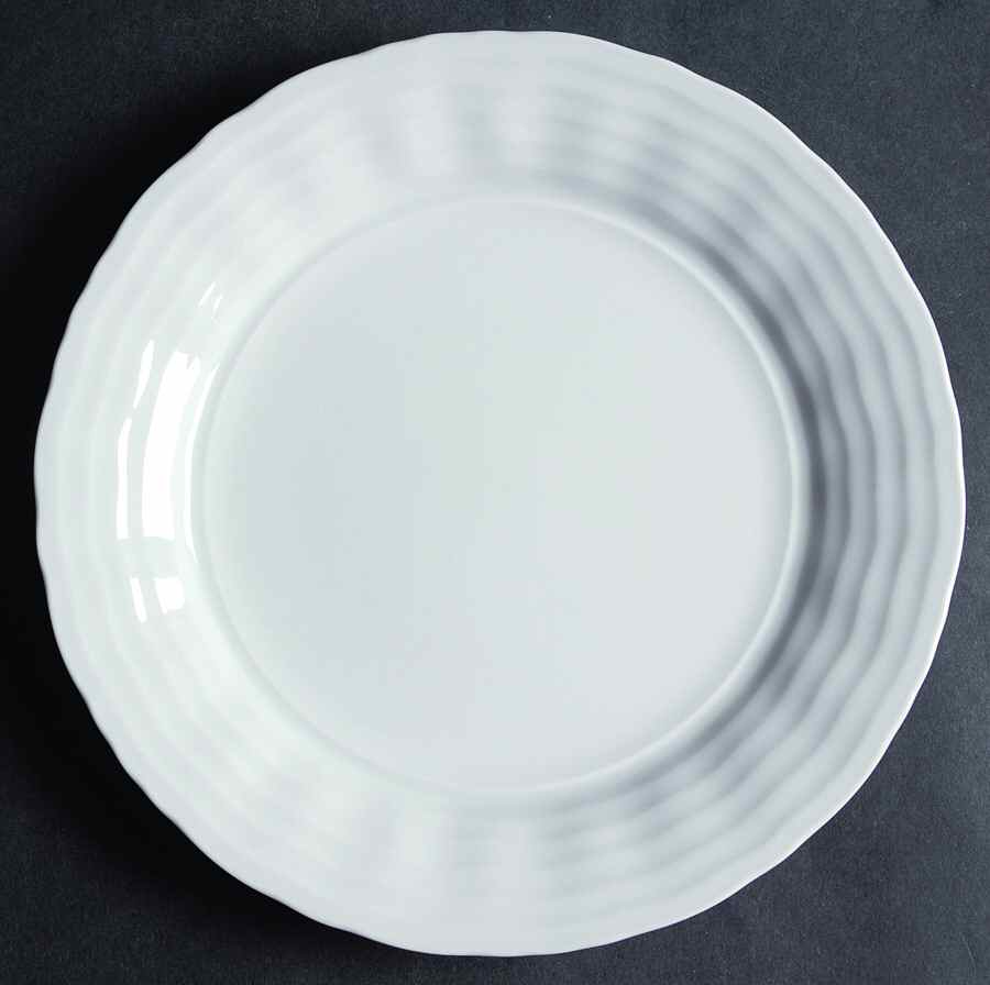 Ring Wave Salad Plate by Lindt-Stymeist-1