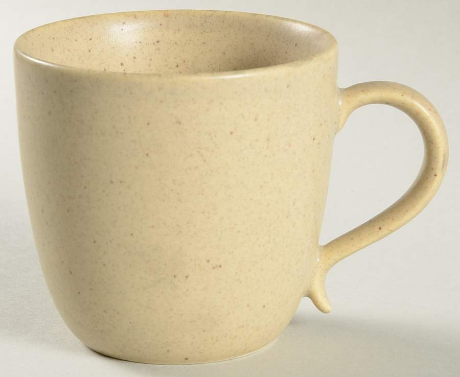 Sand (Round) Mug by Lindt-Stymeist-1