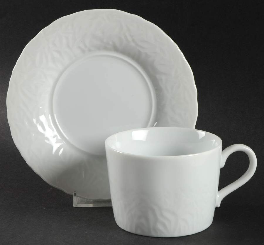 Wrinkle Flat Cup & Saucer Set by Lindt-Stymeist-1
