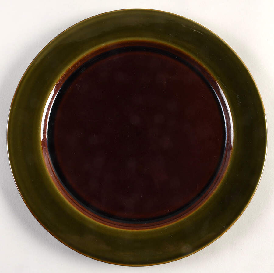 Yo Han Rust Olive Green Dinner Plate by Lindt-Stymeist-1