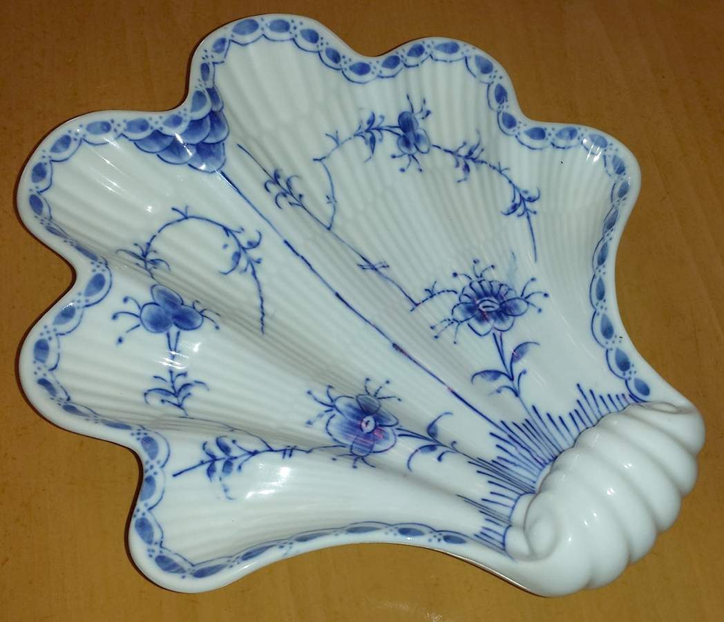 Blue Fjord (Scalloped) Large Shell Shaped Dish by Lipper & Mann (L & M)-1