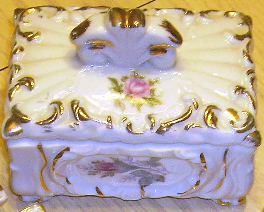 Pompadour Rose (Gold Trim) Cigarette Box & Lid by Lipper & Mann (L & M)-1