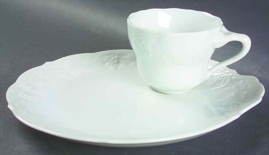 White Champagne Snack Plate & Cup Set by Lipper & Mann (L & M)-1