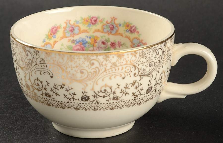 Parisian Center Flat Cup by Lamode (USA)-1