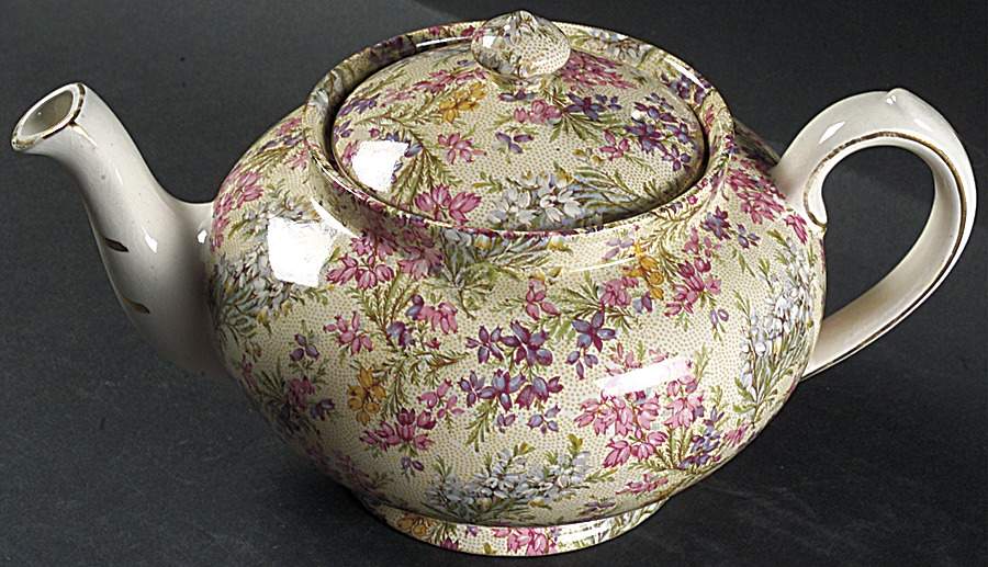 Heather Teapot & Lid by Lord Nelson-1
