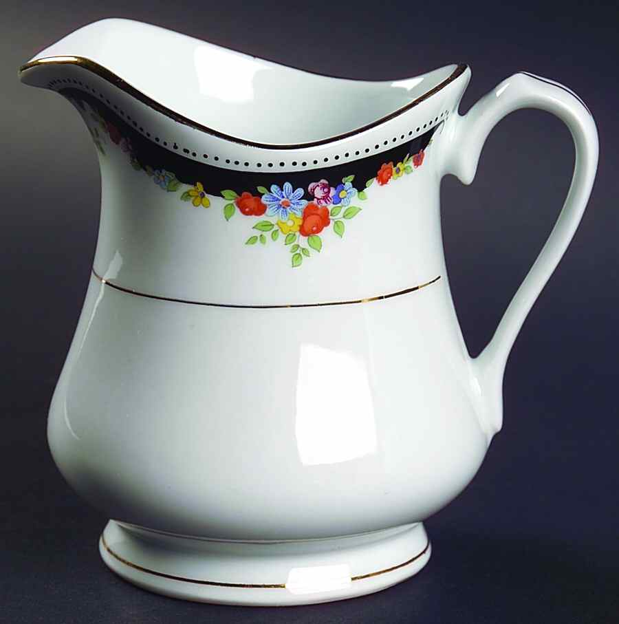 Bennington Creamer by Lynn's China-1