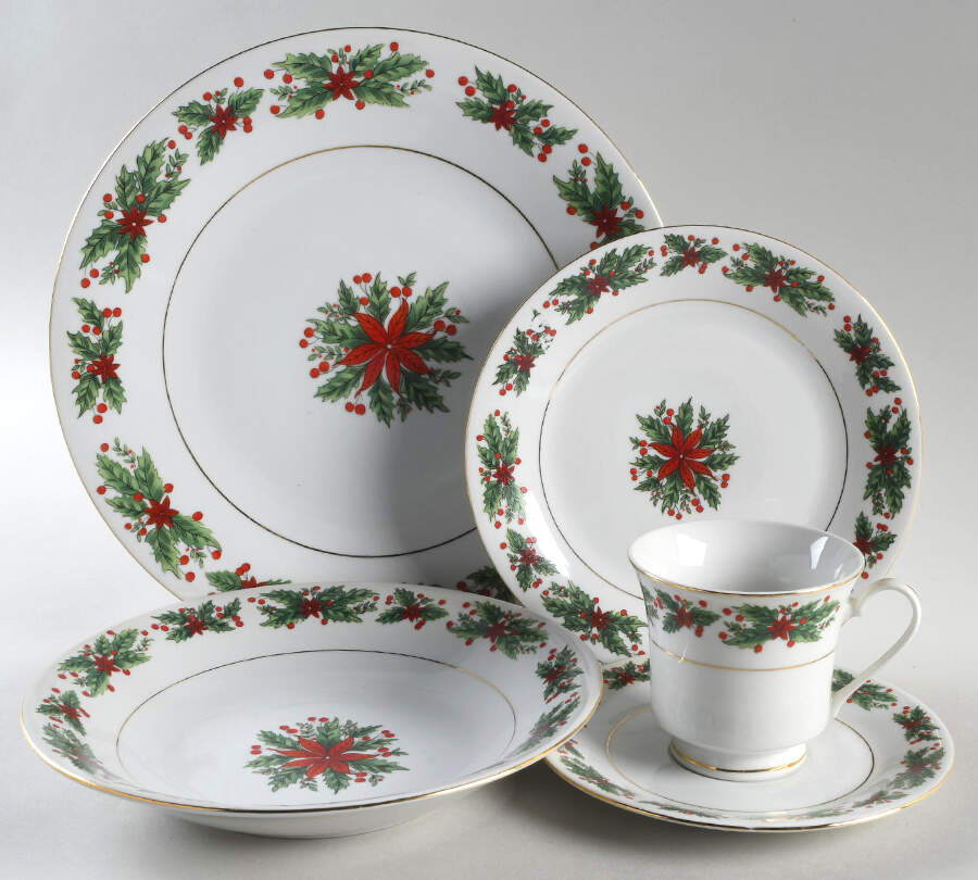 Holly Wreath 5 Piece Place Setting by Lynn's China-1