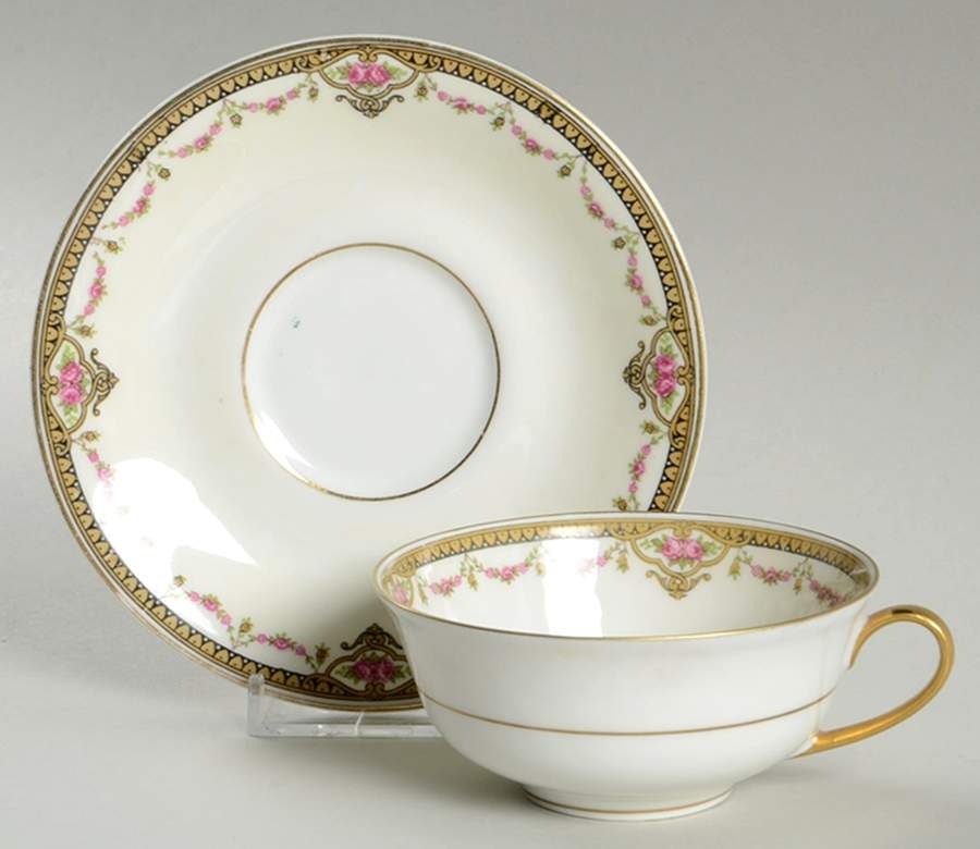 LNT25 Flat Cup & Saucer Set by Lanternier-1