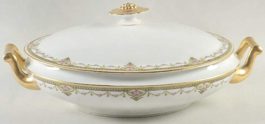 LNT25 Oval Covered Vegetable by Lanternier-1