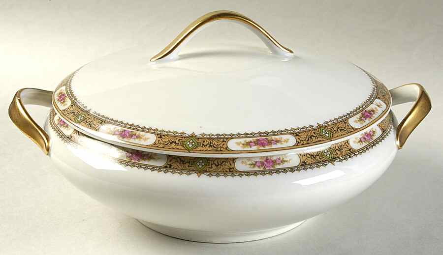 LNT28 Round Covered Vegetable by Lanternier-1