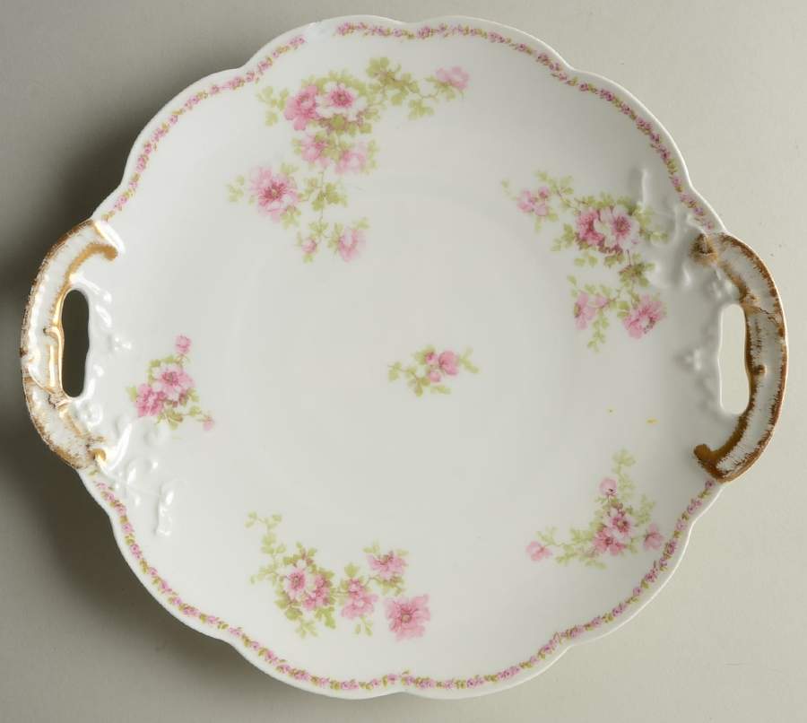 LNT37 Handled Cake Plate by Lanternier-1
