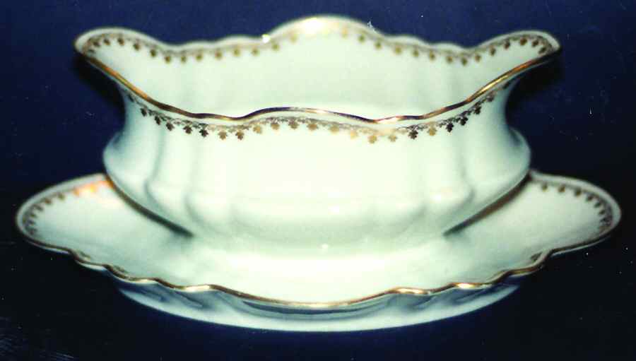 LNT48 Gravy Boat with Attached Underplate by Lanternier-1