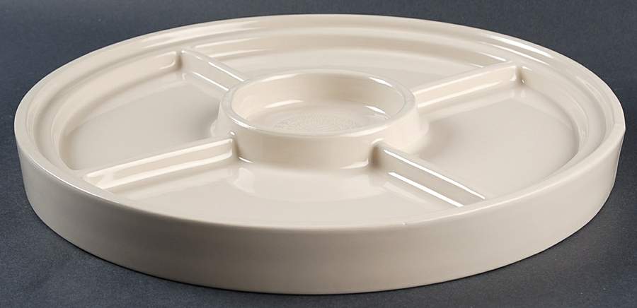 Woven Traditions Classic Blue Divided Plate for 8-in-1 Entertainer Set by Longaberger-1