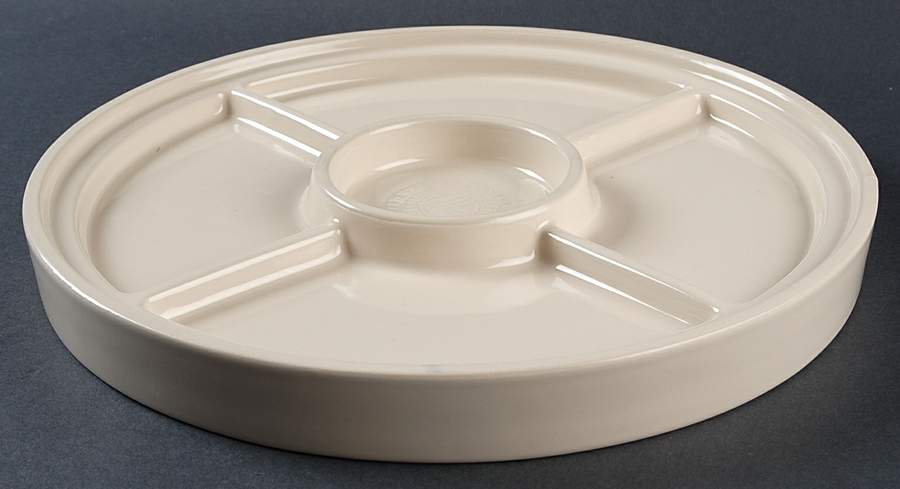 Woven Traditions Heritage Green Divided Plate for 8-in-1 Entertainer Set by Longaberger-1