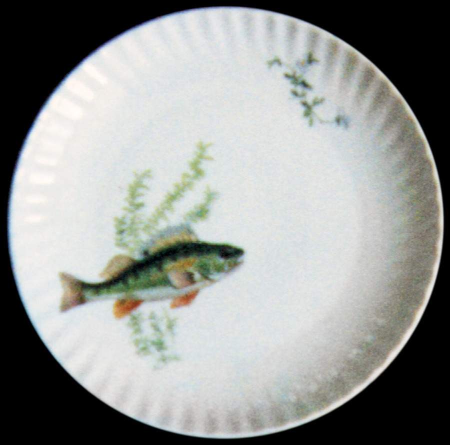 LOL7 Dinner Plate by Louis Lourioux-1