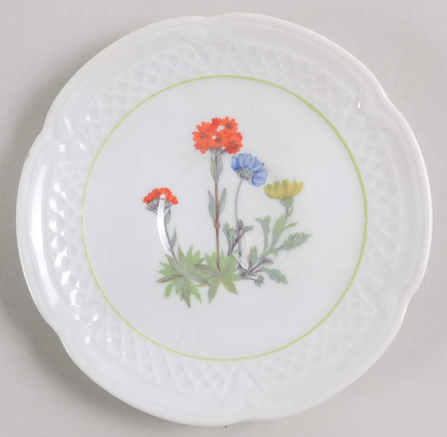 Wild Flower Saucer by Louis Lourioux-1