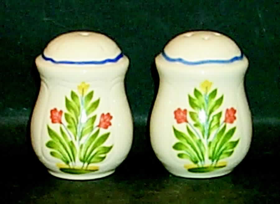 Brittany Salt & Pepper Set by Longchamp-1