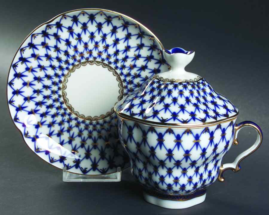 Cobalt Net Flat Cup & Saucer Set with Lid by Lomonosov-1