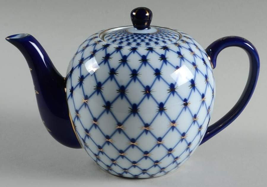 Cobalt Net Teapot & Lid by Lomonosov-1