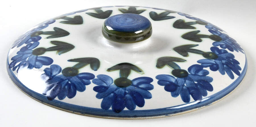Bachelor Button Lid for 3 Quart Round Casserole by Louisville-1