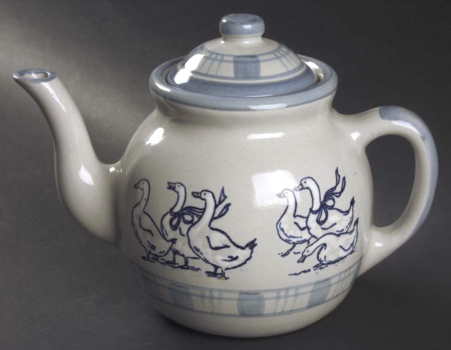 Gaggle of Geese Teapot & Lid by Louisville-1