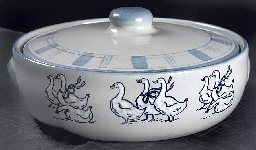 Gaggle of Geese 3 Quart Round Covered Casserole by Louisville-1