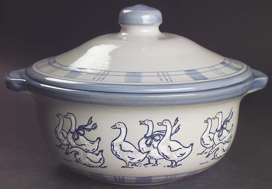 Gaggle of Geese 2.5 Qt Round Covered Casserole by Louisville-1