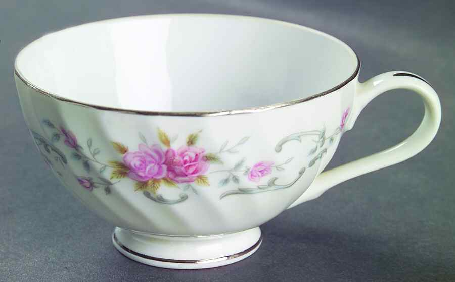 Anne Footed Cup by Lovely-1