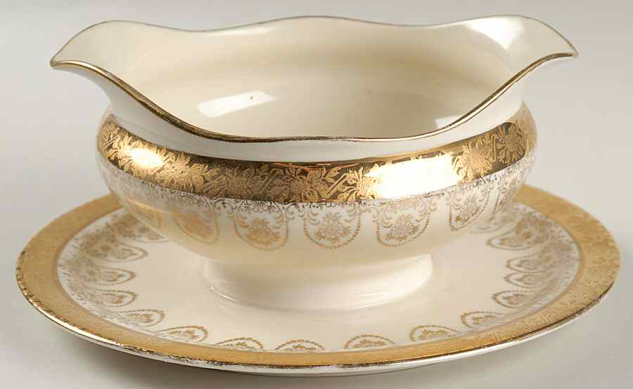 LP2 Gravy Boat with Attached Underplate by La Petite China-1