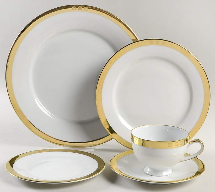 Academy Gold 5 Piece Place Setting by Ralph Lauren China-1