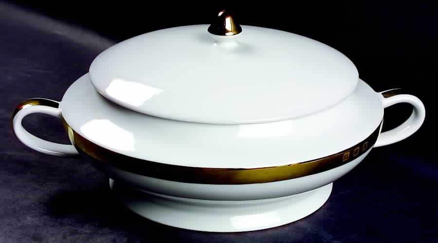 Academy Gold 2 Qt Round Covered Casserole by Ralph Lauren China-1