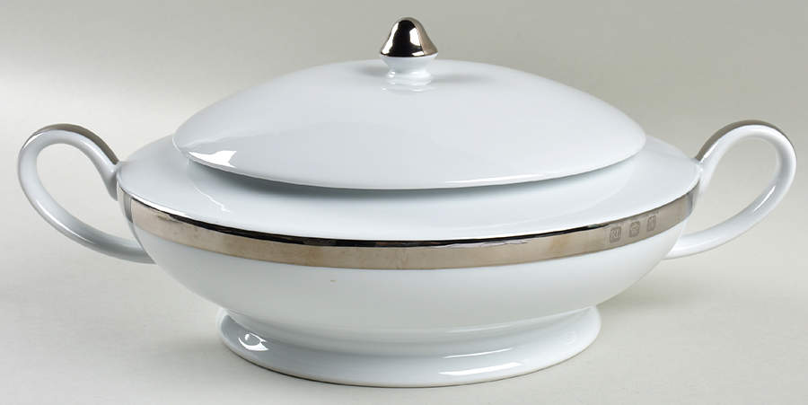 Academy Platinum 2 Qt Round Covered Casserole by Ralph Lauren China-1
