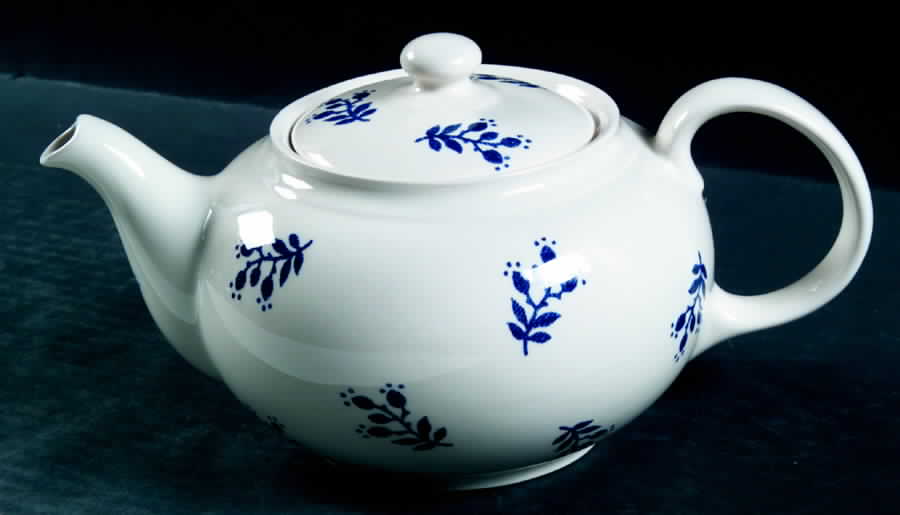 Kate Reversed Teapot & Lid by Ralph Lauren China-1