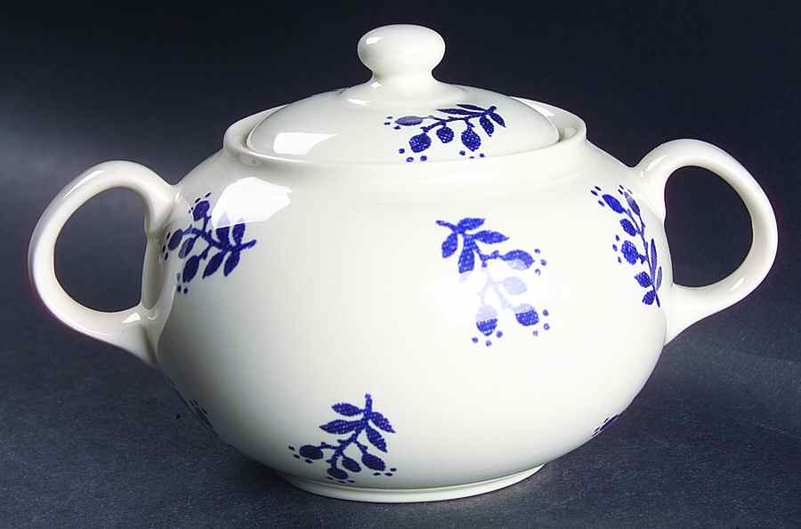 Kate Reversed Sugar Bowl & Lid by Ralph Lauren China-1