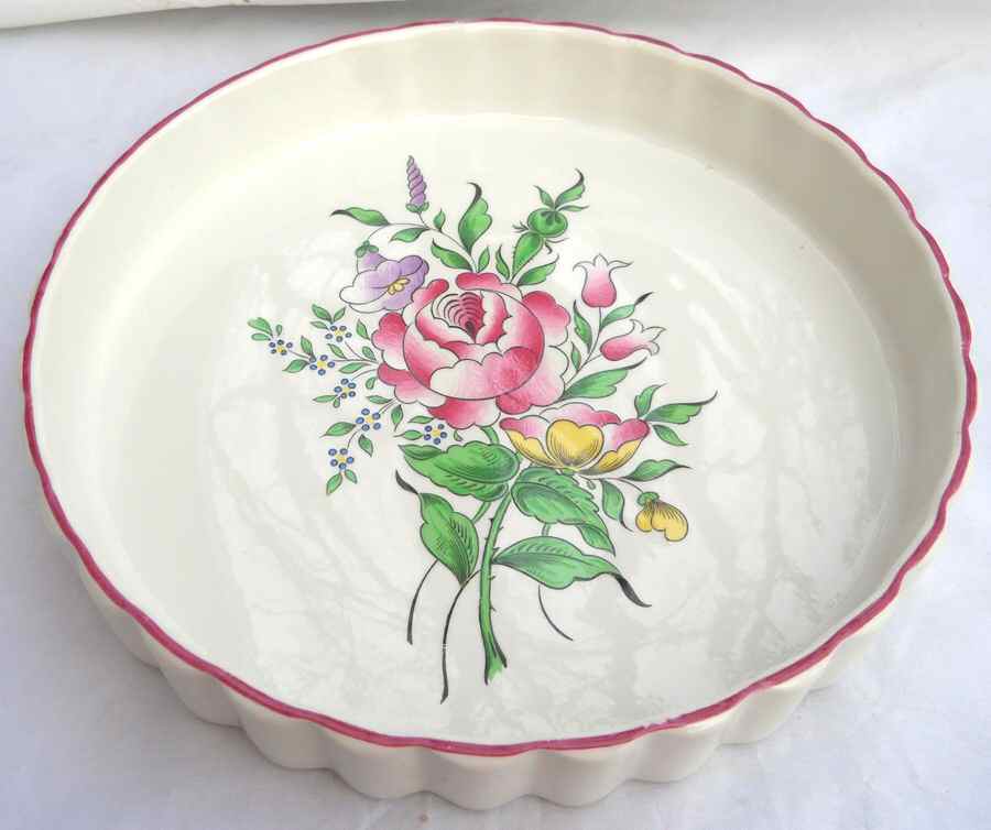 Old Strasbourg (Off White Background) 9" Quiche by Luneville-1