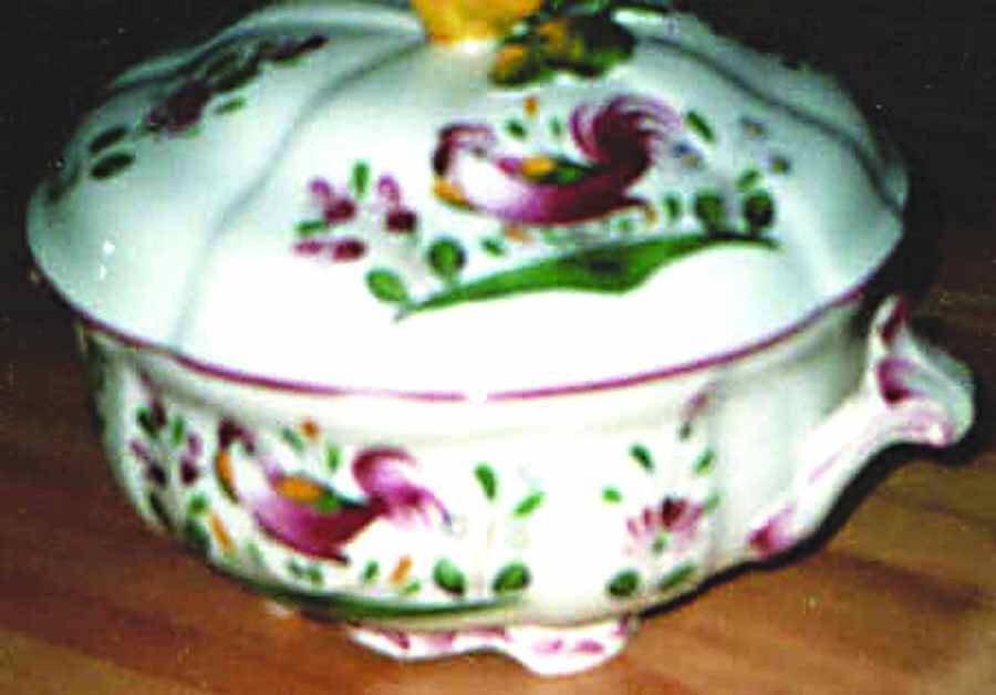 Rooster Round Covered Vegetable by Luneville-1