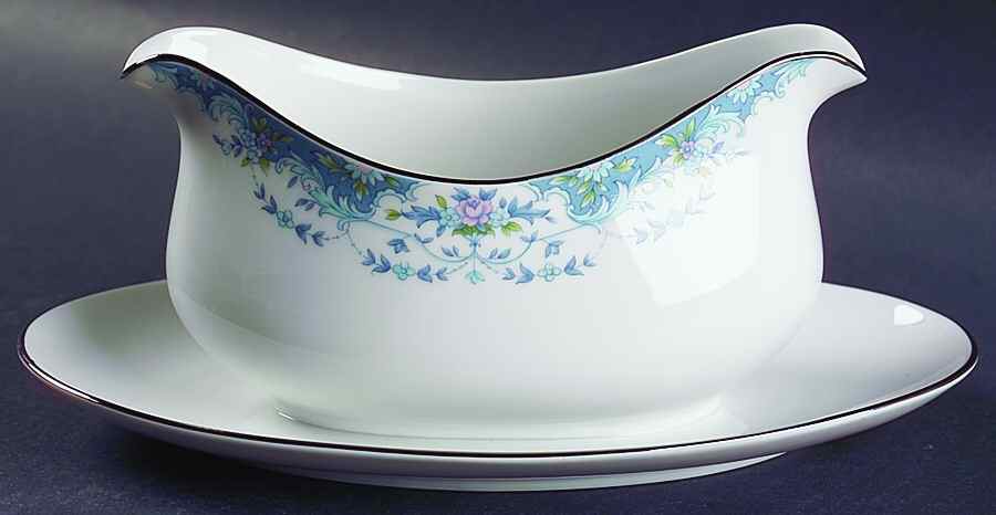 Blue Madeira Gravy Boat with Attached Underplate by Lynnbrooke-1