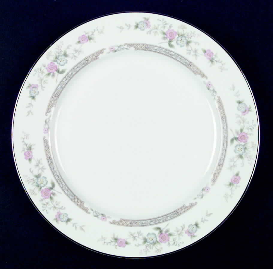 Heritage Dinner Plate by Lynnbrooke-1