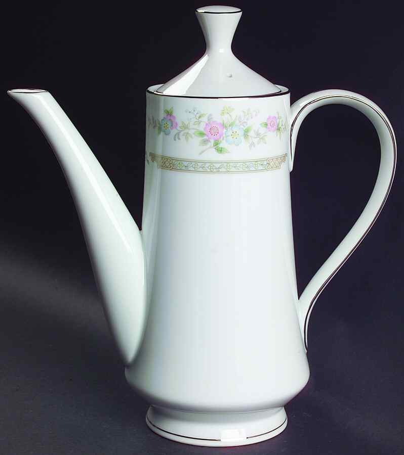 Heritage Coffee Pot & Lid by Lynnbrooke-1