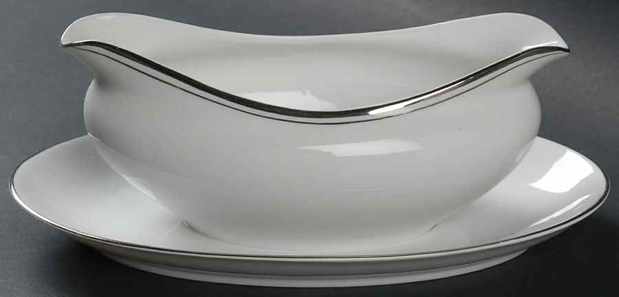 Inspiration Gravy Boat with Attached Underplate by Lynnbrooke-1